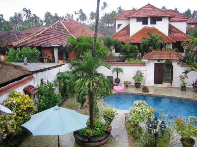 Отель Ombak Putih Bungalows Нуса-Дуа Экстерьер фото
