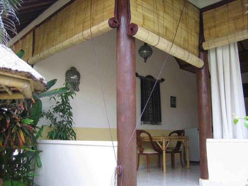 Отель Ombak Putih Bungalows Нуса-Дуа Экстерьер фото